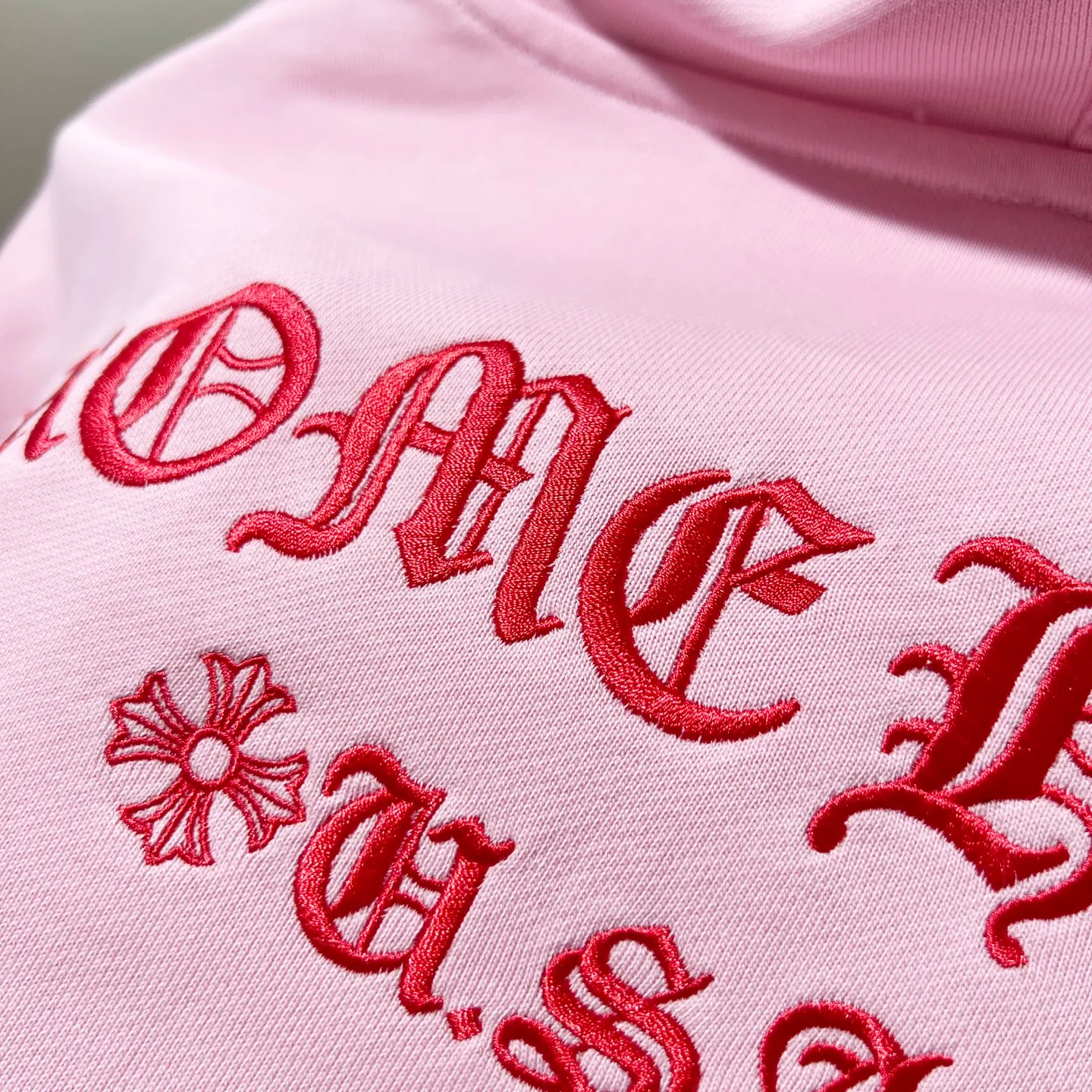 P260 chrome hearts/Chrome Hearts 420g pure cotton hooded sweatshirt, classic Sanskrit letter LOGO embroidery on the front and back, official synchronization, 1:1 original mold opening, fashionable personality, versatile trend, pure original quality, original washed fabric, tag, collar label, washed wheat, three complete standards, color: black, white, pink. Size: XS-L
